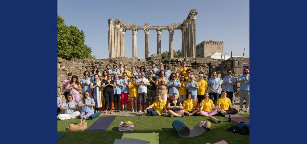 Ambassador participated in the International day of Yoga in front of iconic Roman Temple of Evora.