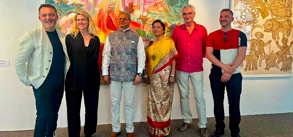 The Ambassador inaugurated the contemporary Indian art exhibition titled India. 